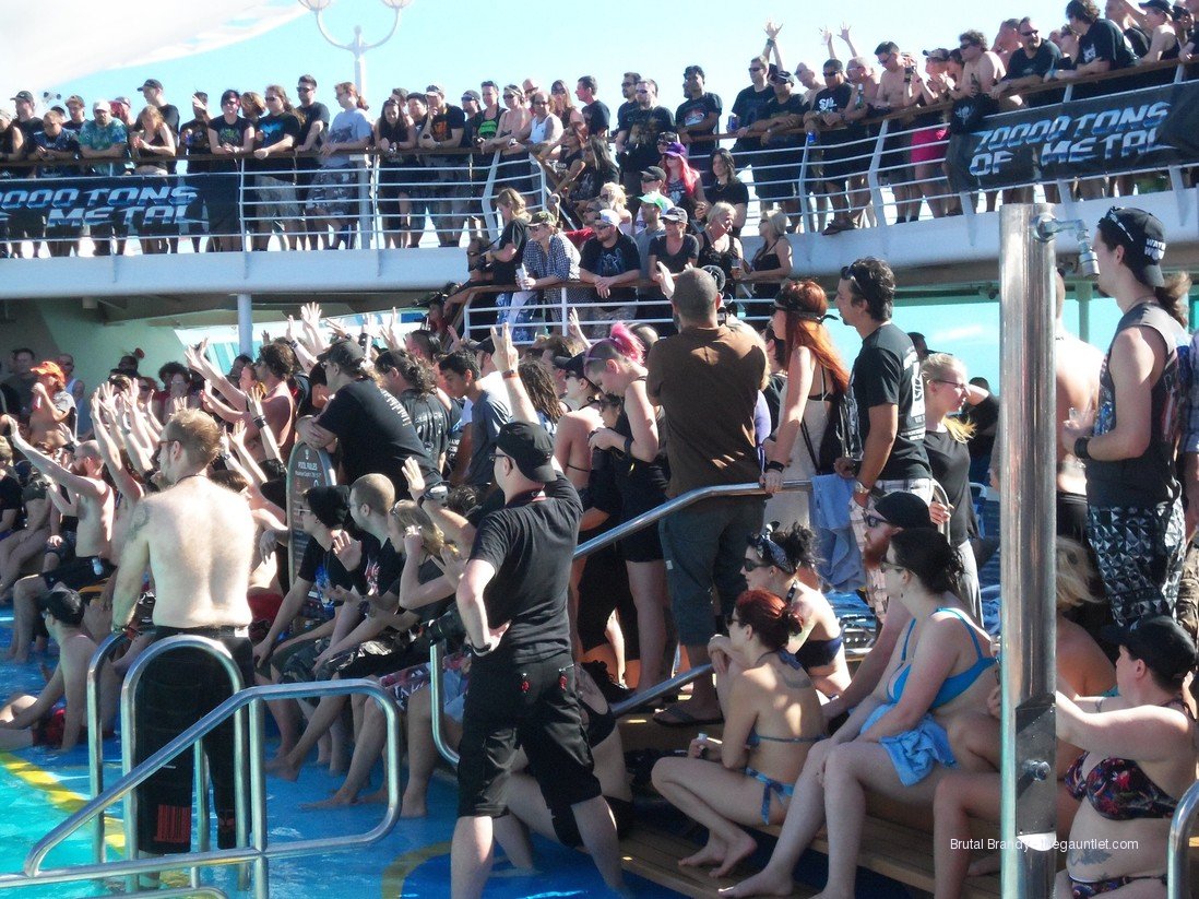 70,000 tons belly flop contest