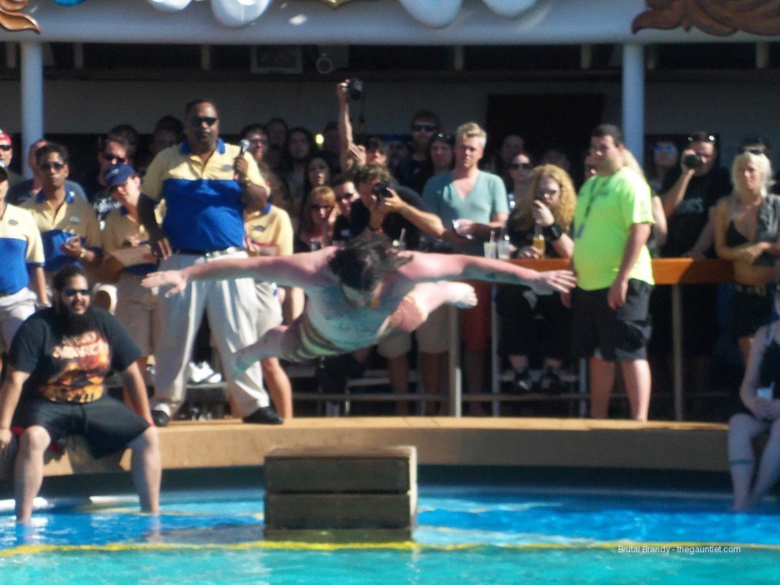 70,000 tons belly flop contest